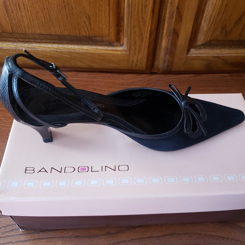 Bandolino Suede and Leather Shoes! - Picture 9 of 9
